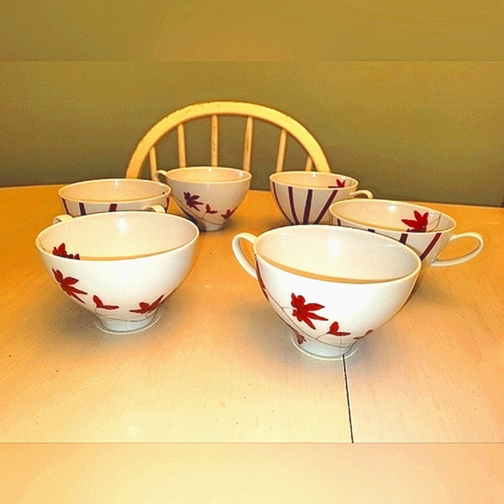 Tea cups - Picture 2 of 5